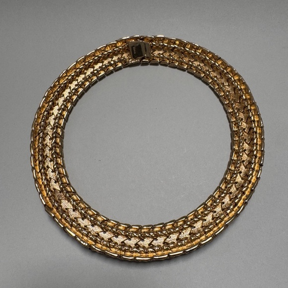 Vintage Ciner Collar Necklace - Picture 4 of 8